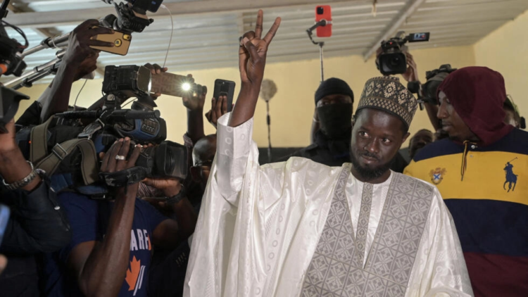 Présidentielle au Sénégal : Amadou Ba, le candidat de Macky Sall, a félicité Bassirou Diomaye Faye