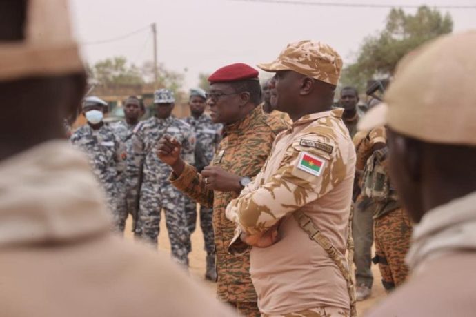 Le Chef d’Etat-Major Général des Armées galvanise les forces combattantes de la région de l’Est