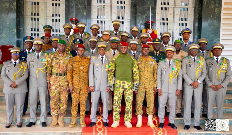 Coopération militaire : Le Capitaine Ibrahim Traoré échange avec la 36e promotion des stagiaires de l’Ecole d’Etat-major national de Koulikoro